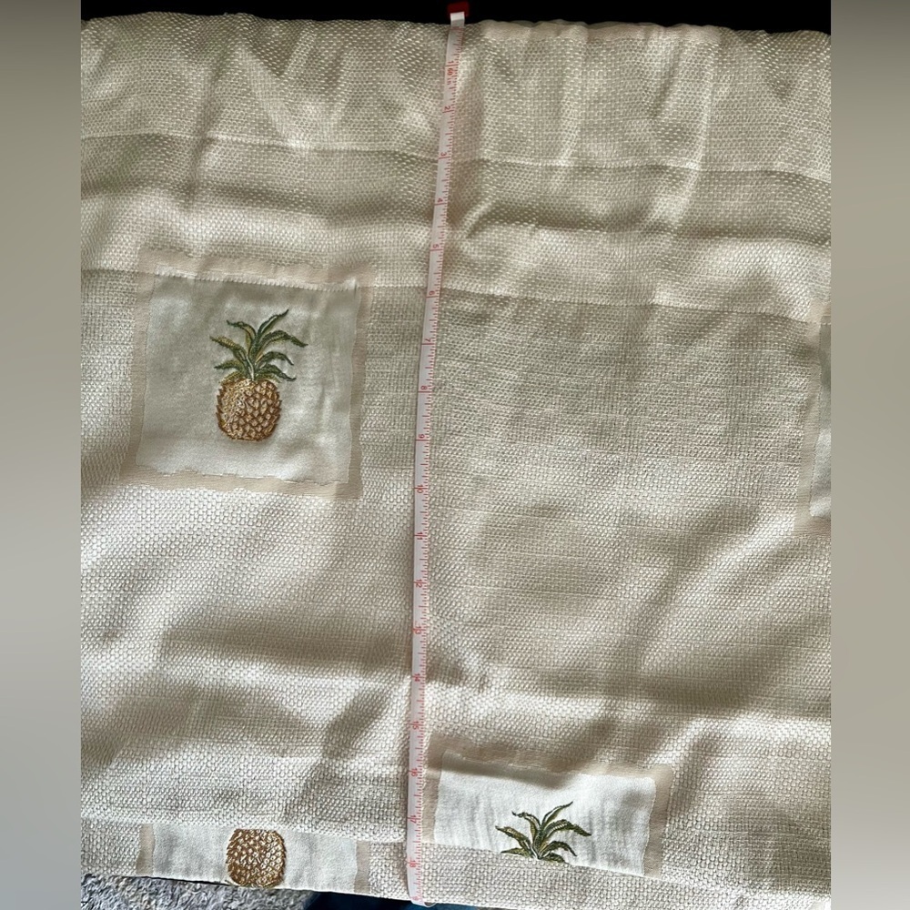 Balloon Valance, Pineapple on Cream background, 18Lx84W Tropical Island Elegant - Picture 3 of 4